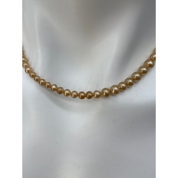 Graduated Coro Pearl Necklace, SterlingS Clasp - Picture 2 of 8